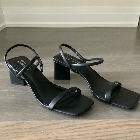 NWOT- Call It Spring, Black Sandal, Size US 10 - Picture 2 of 6